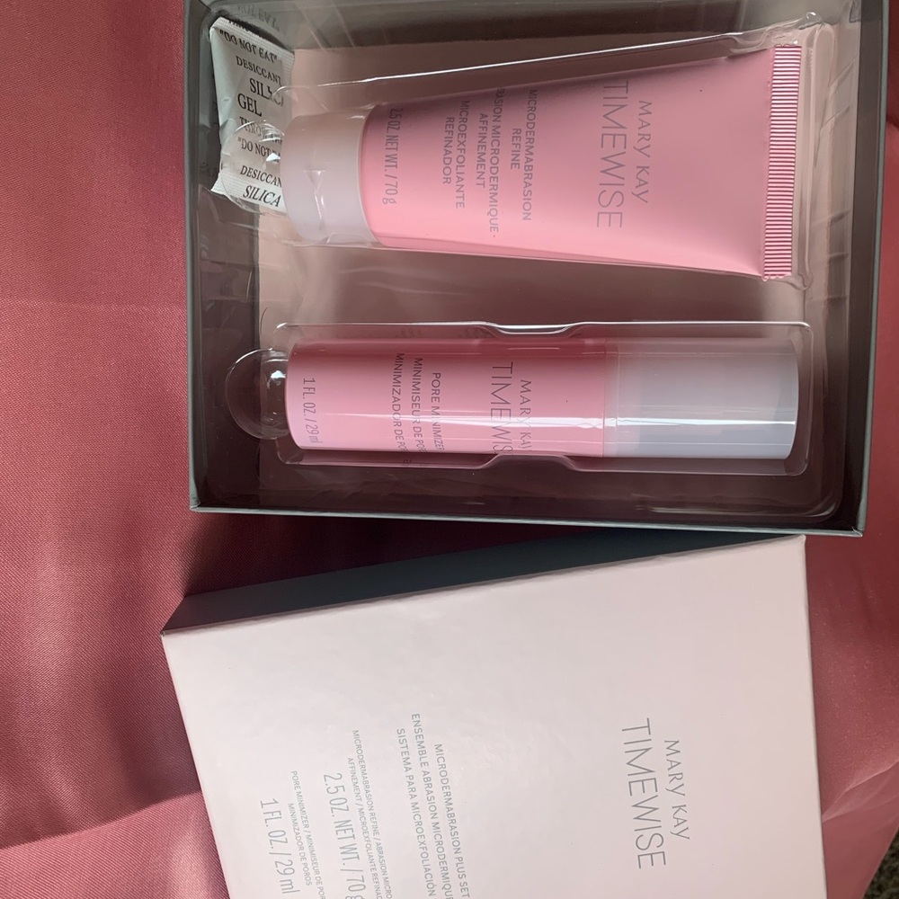 Mary Kay Timewise Microdermabrasion Plus Set in Light Pink